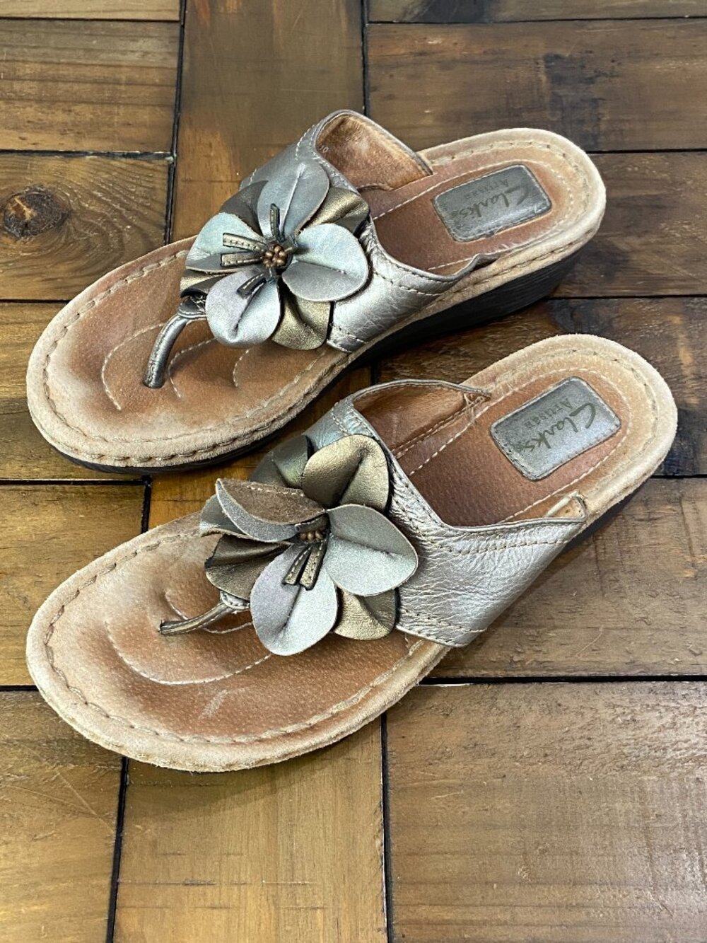 Clarks Artisan Metallic Bronze Leather Floral Wedge Sandals 8M
